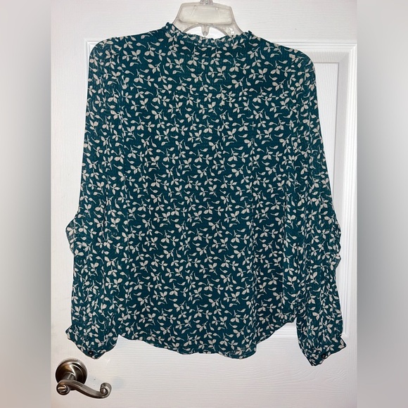 LOFT Women's Green Floral Top Medium Petite - Picture 2 of 3